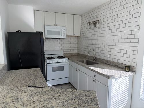 apt-b-68085 Hermosillo Rd, Cathedral City, CA, 92234-8661 | Card Image