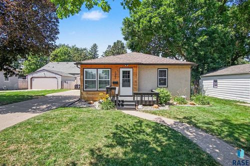 1301 S Gary Dr Drive, Sioux Falls, SD, 57103 | Card Image