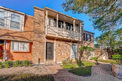82-6448 Olympia Dr, Houston, TX, 77057-4002 | Card Image