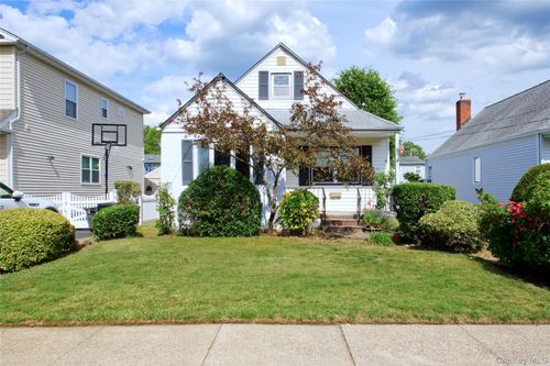 172 Wellington Rd S, Garden City, NY, 11530-5519 | Card Image