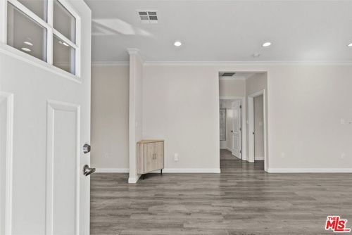 6715 Cedros Ave, Van Nuys, CA, 91405-3864 | Card Image