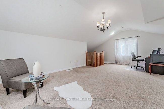 135 Harding St, House other with 3 bedrooms, 3 bathrooms and 1 parking in Kitchener ON | Image 29