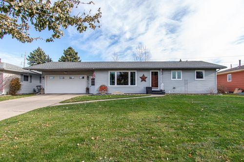 706 Rensvold Blvd, Moorhead, MN, 56560-3248 | Card Image