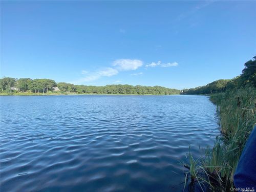 1500 Trumans Path, East Marion, NY, 11939-1411 | Card Image