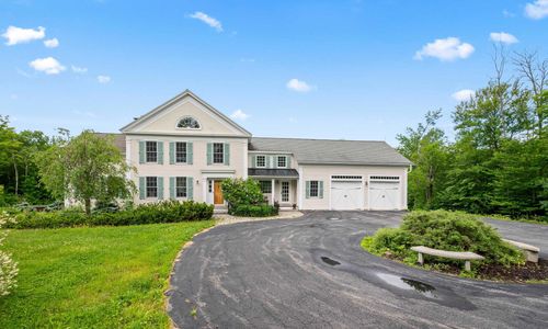 6 Evergreen Dr, Gorham, NH, 03581-1356 | Card Image