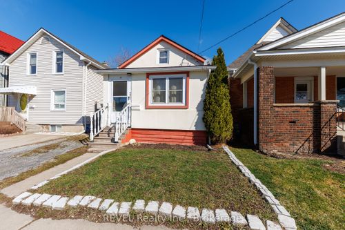 4621 Jepson St, Niagara Falls, ON, L2E1J5 | Card Image