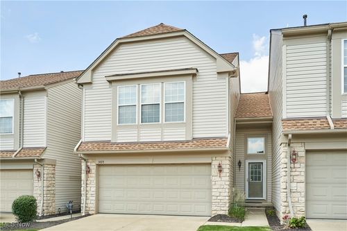 1435 Durham Dr, Broadview Heights, OH, 44147-4290 | Card Image
