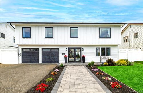 2647 Frances St, Bellmore, NY, 11710-5401 | Card Image