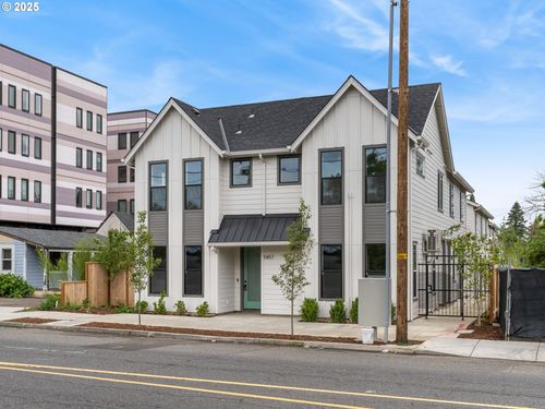 7-5869 Ne Prescott St, Portland, OR, 97218-2231 | Card Image