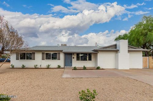 3933 W Cactus Wren Dr, Phoenix, AZ, 85051-8106 | Card Image