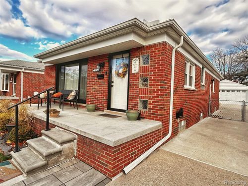 7639 Cortland Ave, Allen Park, MI, 48101-2213 | Card Image