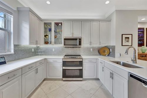 unit-704-1033 Ne 17th Way, Fort Lauderdale, FL, 33304-2478 | Card Image