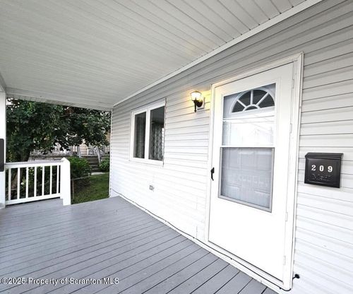 209 Lincoln St, Dickson City, PA, 18519-1614 | Card Image