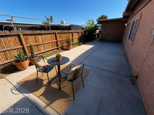 1-2400 S 15th St, Las Vegas, NV, 89104-3462 | Card Image