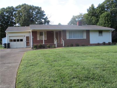 5640 Belle Avenue, House other with 3 bedrooms, 2 bathrooms and null parking in Winston-Salem NC | Image 3