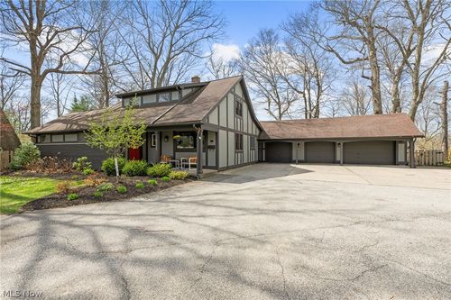 22235 Arbor Cliff Ln, Rocky River, OH, 44116-1051 | Card Image