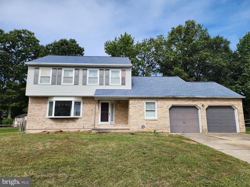 210 W Silver Fox Rd, NEWARK, DE, 19702-1409 | Card Image