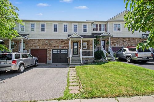 88 Bloomington Dr, Cambridge, ON, N1P1J5 | Card Image