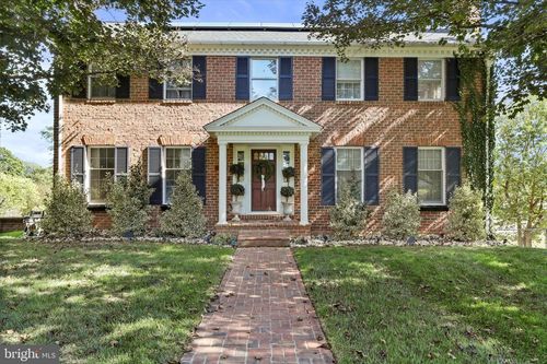 305 Red Hill Rd, MARTINSBURG, WV, 25401-2015 | Card Image