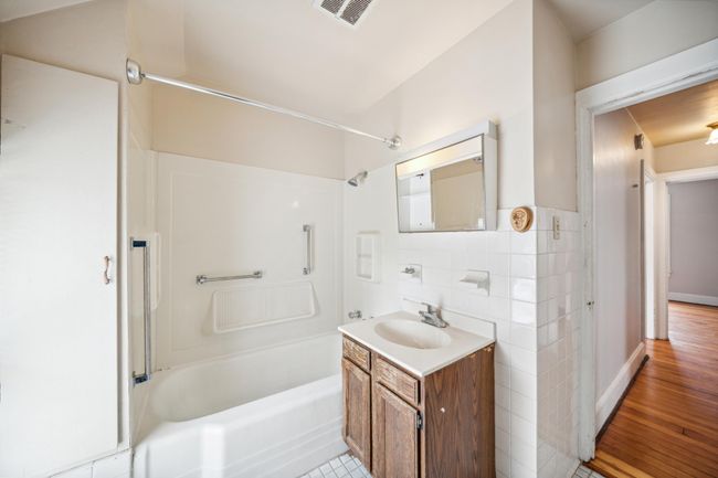 14_interior.jpg | Image 11