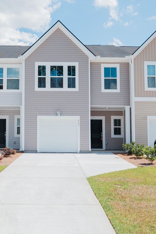 402 Tiliwa St, Summerville, SC, 29486-7197 | Card Image