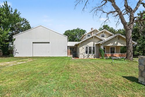 313 S Oak St, Boyd, TX, 76023-3229 | Card Image