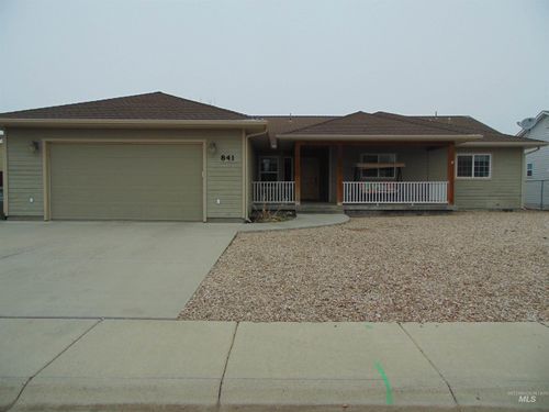 841 Campbell St, Vale, OR, 97918-1701 | Card Image