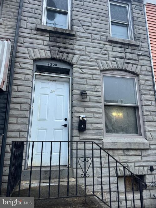 1220 Muhlenberg St, READING, PA, 19602-2040 | Card Image