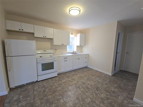 91 Holloran Rd, New Windsor, NY, 12553-8302 | Card Image