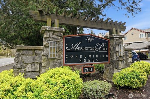 e206-700 Front St S, Issaquah, WA, 98027-4228 | Card Image