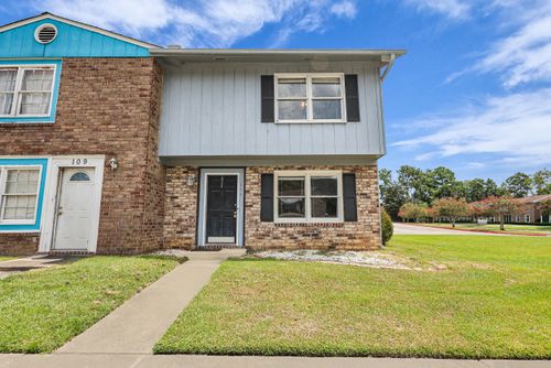 111 Bassett Ct, Goose Creek, SC, 29445-2754 | Card Image