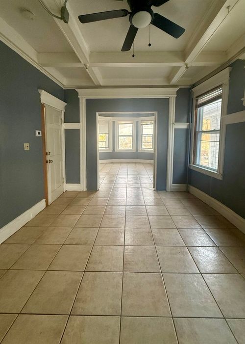 110 Lincoln Ave, Newark, NJ, 07104-3055 | Card Image