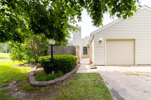 8704 Ginger Ln, Urbandale, IA, 50322-1409 | Card Image