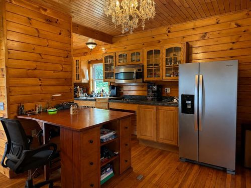 28 Cottage St, Newport, VT, 05855-1937 | Card Image