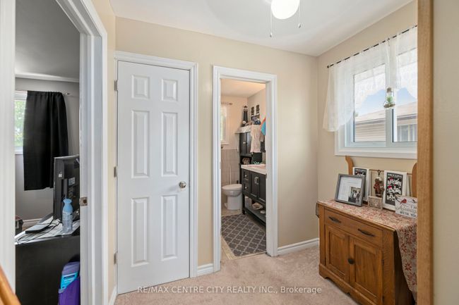 150 Culver Cres, House attached with 3 bedrooms, 1 bathrooms and 3 parking in London ON | Image 19