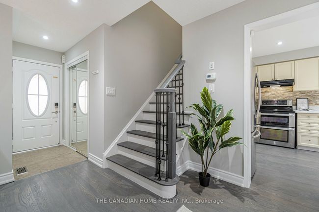 920 Mctrach Cres, House attached with 3 bedrooms, 3 bathrooms and 1 parking in Milton ON | Image 20