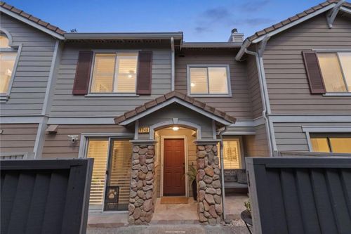 6349 Holly Gillingham Ln, San Jose, CA, 95119-1218 | Card Image