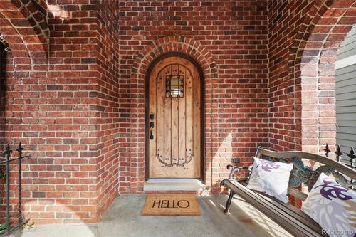 3875 Andover Ave, Auburn Hills, MI, 48326-3030 | Card Image