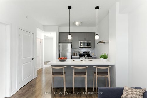 709-81 Robinson St, Hamilton, ON, L8P0C2 | Card Image