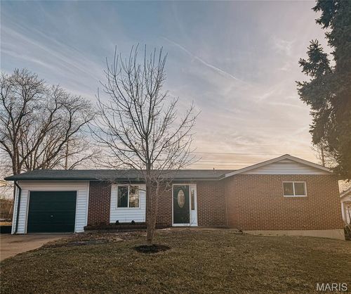 3321 Clemens Dr, Saint Charles, MO, 63301-4400 | Card Image