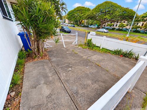 1904 University Ave, Honolulu, HI, 96822-2403 | Card Image