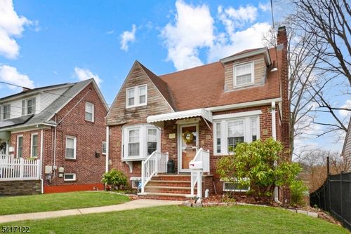 61 Hill St, Belleville, NJ, 07109-1504 | Card Image