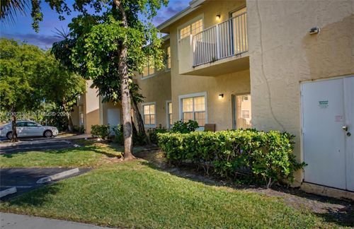 1j-1701 Nw 96th Ter, Pembroke Pines, FL, 33024-3018 | Card Image