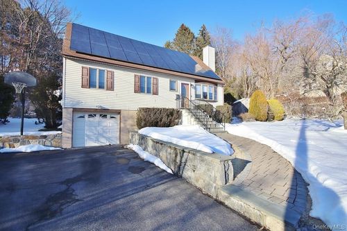 48 Pershing Ave, Ossining, NY, 10562-2630 | Card Image