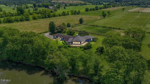 628 Christian Bend Rd, Church Hill, TN, 37642-5135 | Card Image
