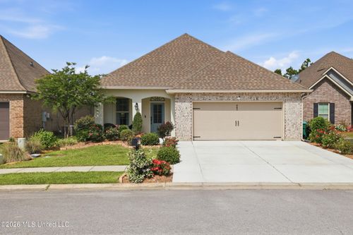 461 Palm Breeze Dr, Ocean Springs, MS, 39564-5540 | Card Image