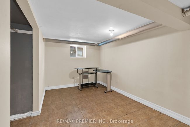 510 Randolph Ave, House other with 6 bedrooms, 2 bathrooms and 2 parking in Windsor ON | Image 24