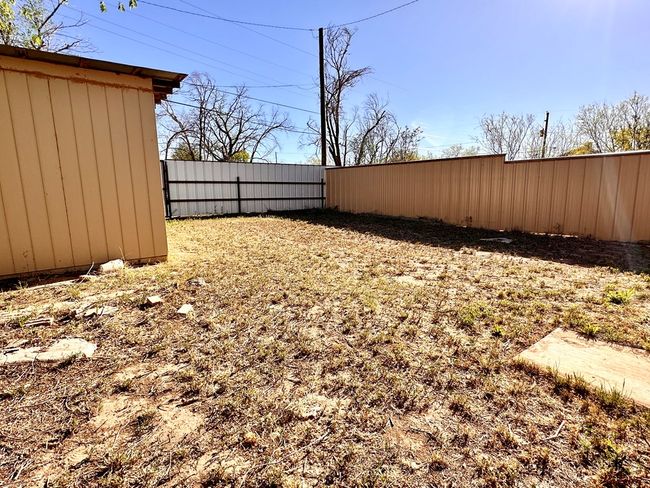 823 W 7 Th St, House other with 4 bedrooms, 2 bathrooms and 1 parking in Big Spring TX | Image 18