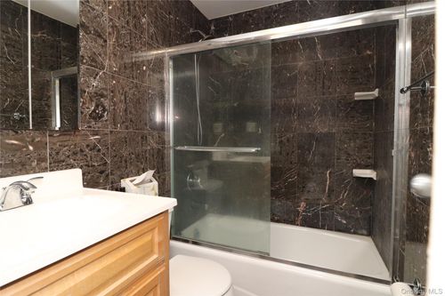 unit-55-200 Hilton Ave, Hempstead, NY, 11550-8178 | Card Image