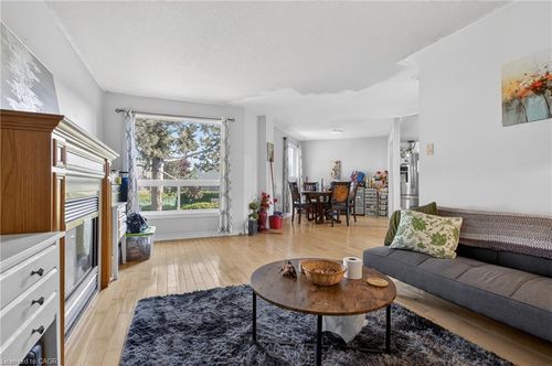 37-60 Elmsdale Dr, Kitchener, ON, N2E2G4 | Card Image